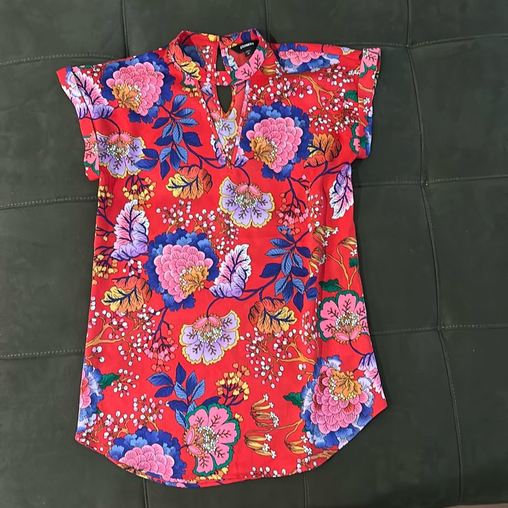Express Red Floral Blouse. XS